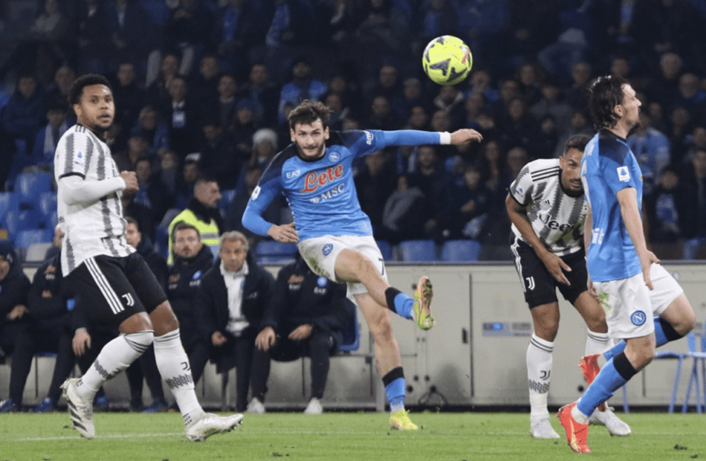 Napoli vs Juventus in Seria A 